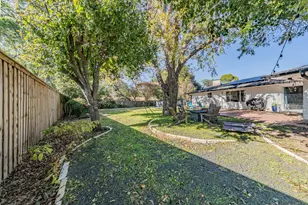 1408 Comanche Ct, Arlington, TX 76012 - Photo 34