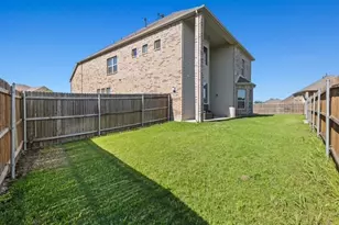 417 Burberry Dr, Grand Prairie, TX 75052 - Photo 18