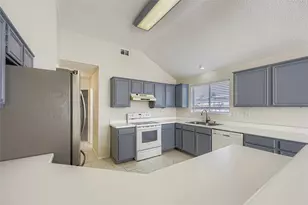 6609 Pecanwood Dr, Arlington, TX 76001 - Photo 16