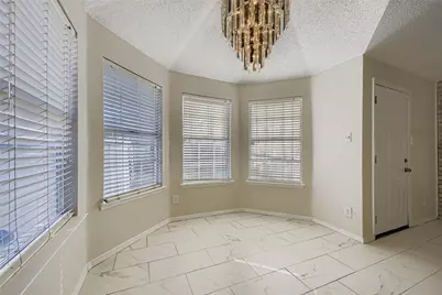 6609 Pecanwood Drive, Arlington, TX 76001 - Photo 10