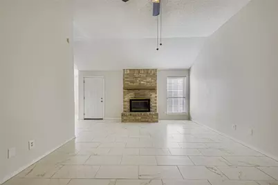 6609 Pecanwood Drive, Arlington, TX 76001 - Photo 8