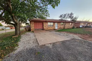 9 Palmer, Merkel, TX 79536 - Photo 2