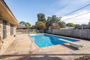 906 Purdue Dr, Arlington, TX 76012 - Photo 38