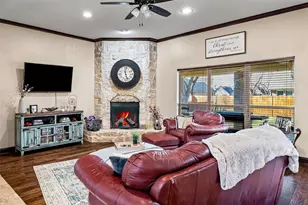 8918 N Longwood Dr, Granbury, TX 76049 - Photo 4