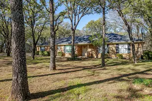 1921 Red Oak Dr, Burleson, TX 76028 - Photo 2