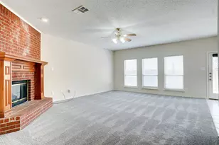 105 N Laurel Springs Dr, DeSoto, TX 75115 - Photo 8