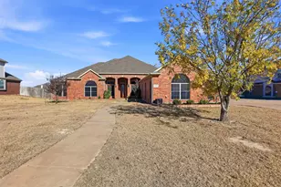 1524 Desert Hills Dr, Fort Worth, TX 76052 - Photo 1