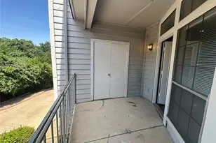 9823 Summerwood Circle, Dallas, TX 75243 - Photo 28