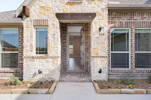 1010 Stonehaven Dr, Justin, TX 76247 - Photo 4