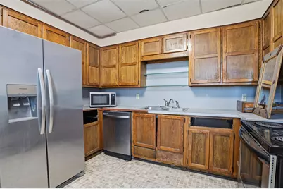 421 E Henderson Street, Cleburne, TX 76031 - Photo 10