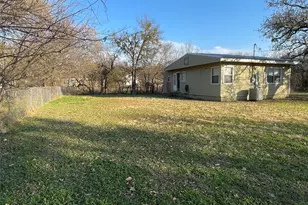 300 NW 13th St, Mineral Wells, TX 76067 - Photo 2