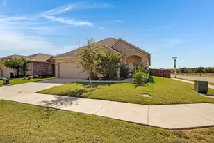 1000 Kirkham Wy, Fort Worth, TX 76247 - Photo 2