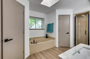 402 Country Meadow Dr, Mansfield, TX 76063 - Photo 14