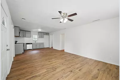 210 N 5th Avenue, Denison, TX 75021 - Photo 6