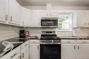 7018 Oleander Dr, Hitchcock, TX 77563 - Photo 14