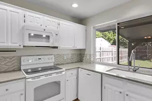 2309 Norwich Ct, Arlington, TX 76015 - Photo 10