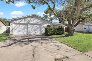 2309 Norwich Ct, Arlington, TX 76015 - Photo 2