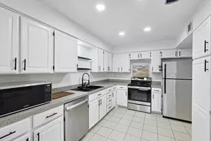 9801 Smokefeather Ln, Dallas, TX 75243 - Photo 16