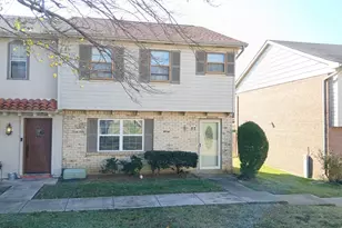 57 W Townhouse Ln, Grand Prairie, TX 75052 - Photo 2