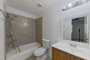 57 W Townhouse Ln, Grand Prairie, TX 75052 - Photo 20