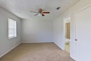 57 W Townhouse Ln, Grand Prairie, TX 75052 - Photo 18