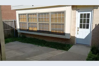 57 W Townhouse Lane #18, Grand Prairie, TX 75052 - Photo 8