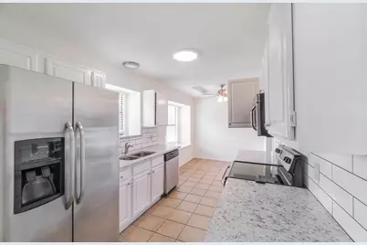 1905 Lansdown Court, Carrollton, TX 75010 - Photo 6