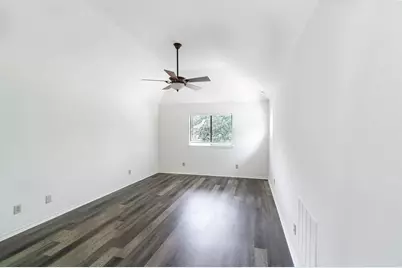 1905 Lansdown Court, Carrollton, TX 75010 - Photo 14