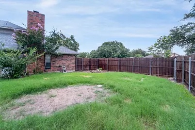 1905 Lansdown Court, Carrollton, TX 75010 - Photo 22