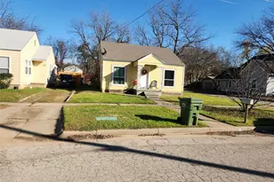 1702 NW 1st Ave, Mineral Wells, TX 76067 - Photo 2