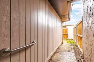 9142 Emberglow Ln, Dallas, TX 75243 - Photo 22