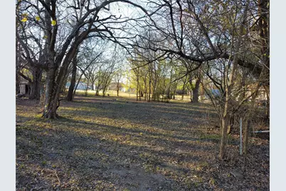 330 E Waco Avenue, Cooper, TX 75432 - Photo 2