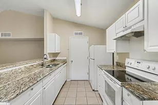 671 Stonewall Dr, Grand Prairie, TX 75052 - Photo 10