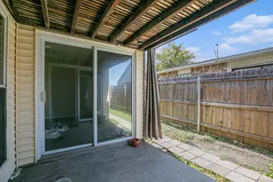 671 Stonewall Dr, Grand Prairie, TX 75052 - Photo 22