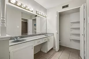 671 Stonewall Dr, Grand Prairie, TX 75052 - Photo 14