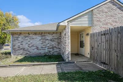 671 Stonewall Drive, Grand Prairie, TX 75052 - Photo 1