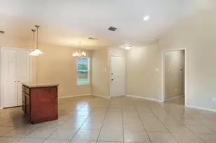 7600 Silveridge Dr, Fort Worth, TX 76133 - Photo 4