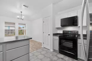 317 Vera Dr, Burleson, TX 76028 - Photo 14