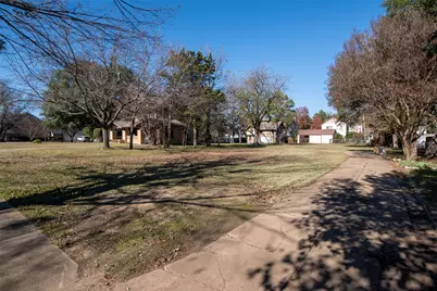 1123 W Sears Street, Denison, TX 75020 - Photo 6