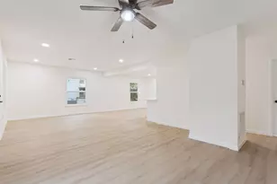 1029 N 45th St, Waco, TX 76710 - Photo 8