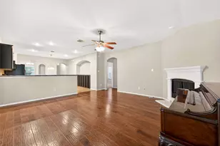 9105 Waterman Dr, Aubrey, TX 76227 - Photo 12