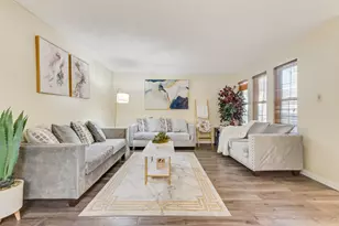 527 Towne House Ln, Richardson, TX 75081 - Photo 2