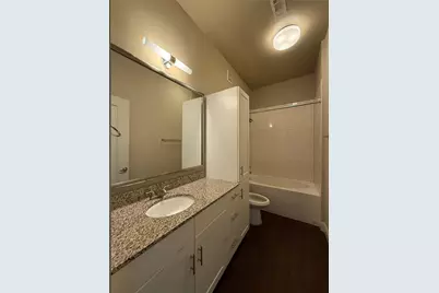 908 N Bishop Avenue #2-301, Dallas, TX 75208 - Photo 6