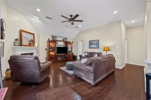 112 Springfield Ln, Red Oak, TX 75165 - Photo 12