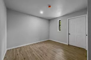 136 SW Rand Dr, Burleson, TX 76028 - Photo 20