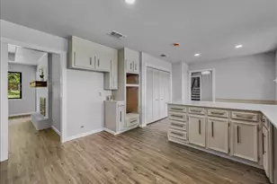 136 SW Rand Dr, Burleson, TX 76028 - Photo 4