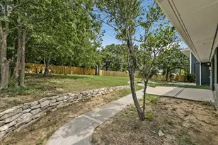 136 SW Rand Dr, Burleson, TX 76028 - Photo 24