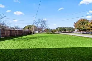 1811 N Mcdonald Ave, Decatur, TX 76234 - Photo 2