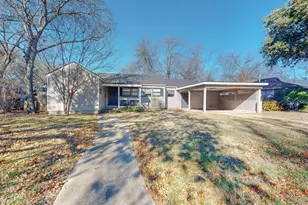 1413 Ferris Ave, Waxahachie, TX 75165 - Photo 1