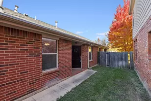 2633 Mountain Lion Dr, Fort Worth, TX 76244 - Photo 2